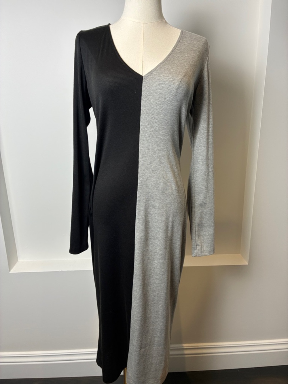 Two-Tone V-Neck Midi Dress in Black & Gray